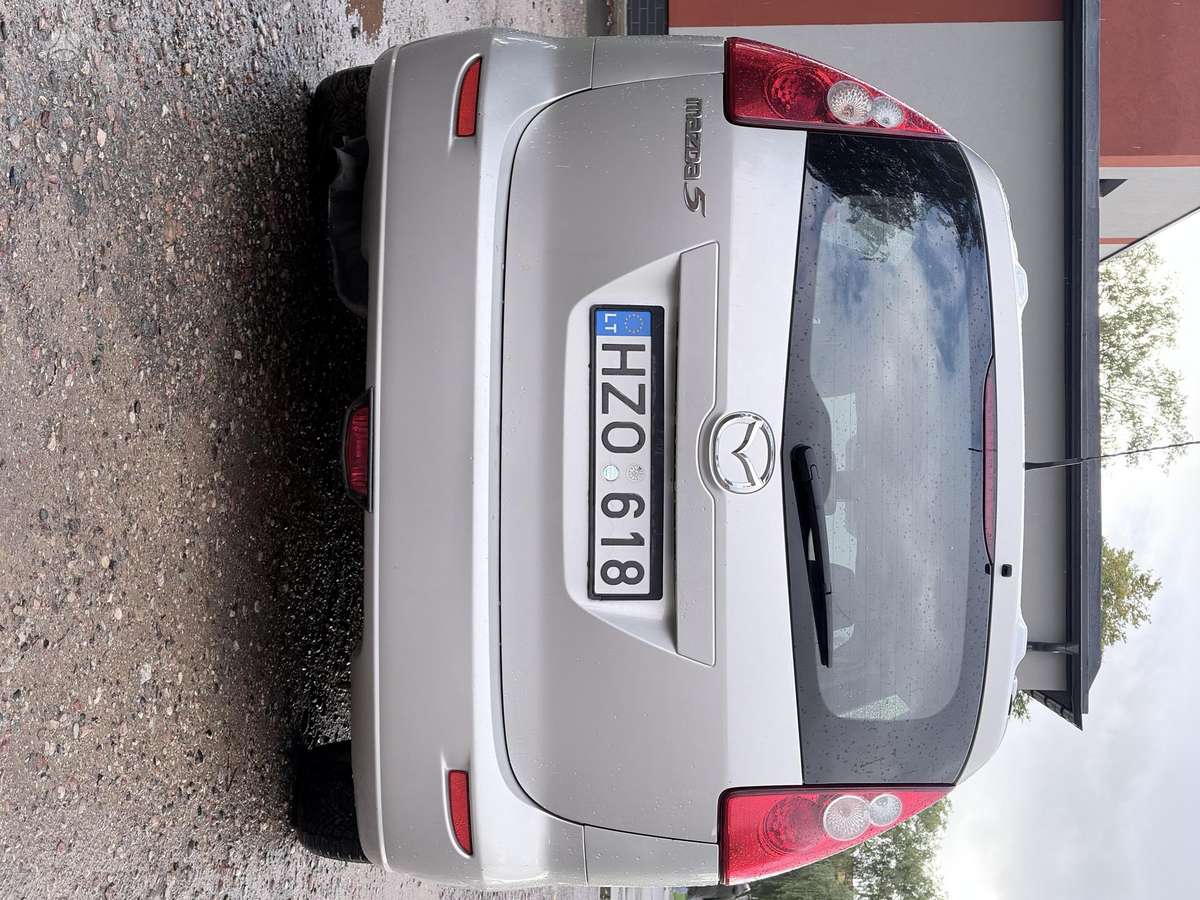 Mazda 5 2006 — салон