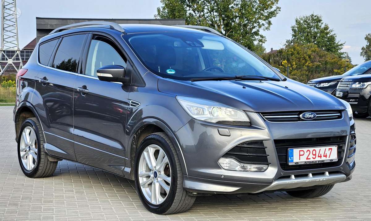 Ford Kuga 2014 — салон