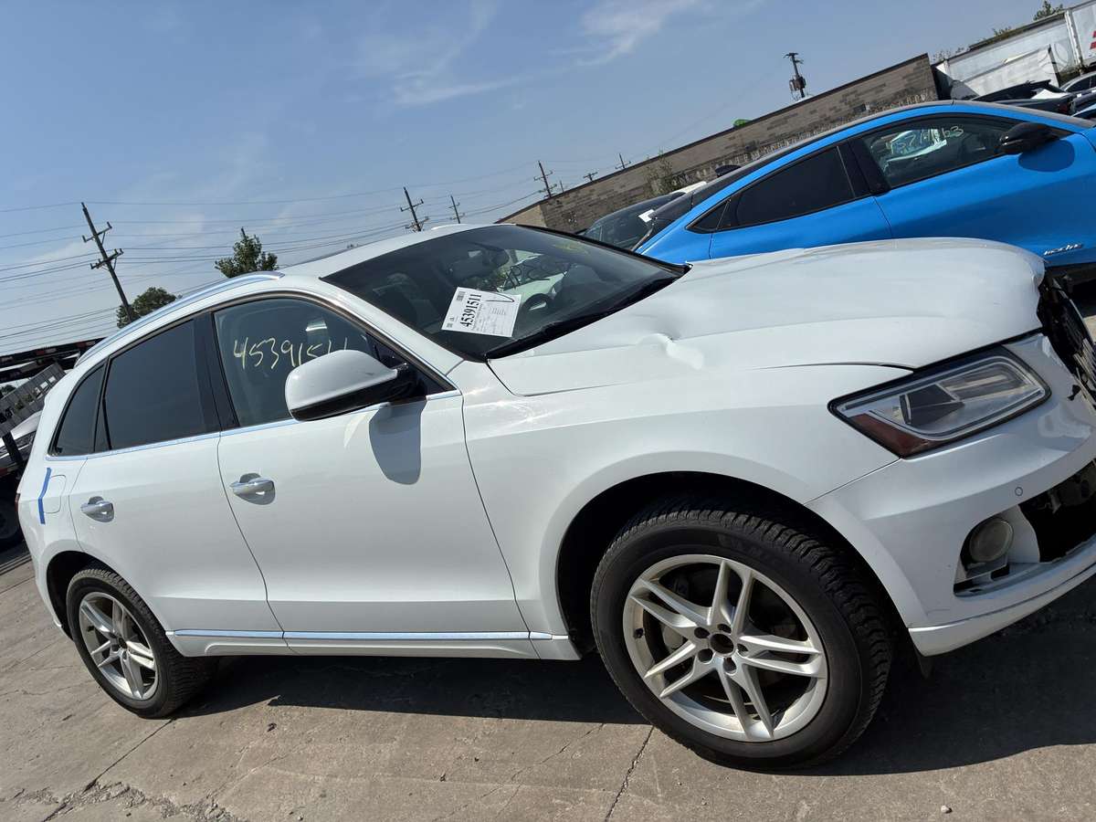 Audi Q5 2015 — rear view