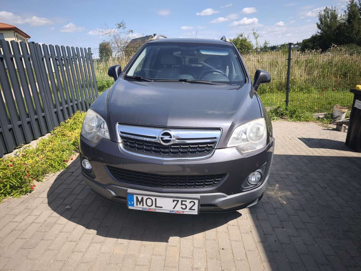 Opel Antara 2013 — rear view