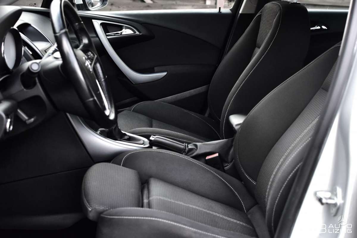 Opel Astra 2013 — фото 12