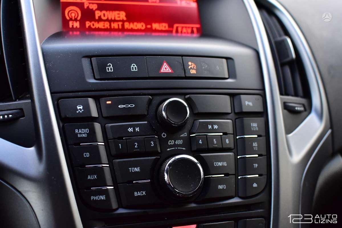 Opel Astra 2013 — фото 17
