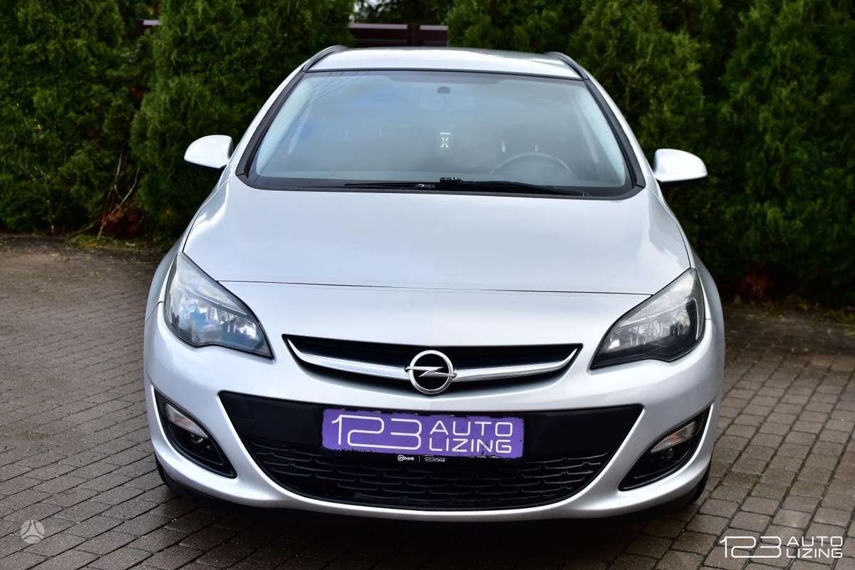 Opel Astra 2013 — двигун 1700 cm³, 110 HP (81kW)