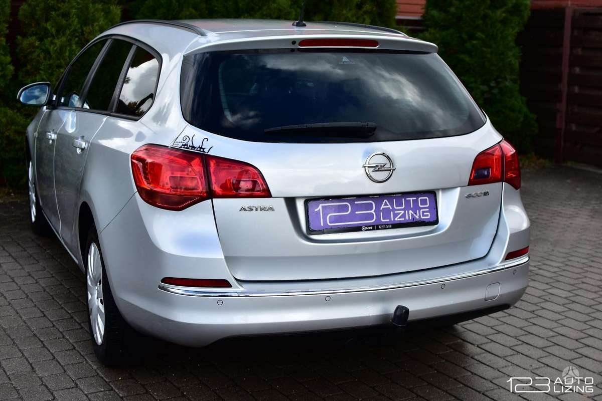 Opel Astra 2013 — фото 7