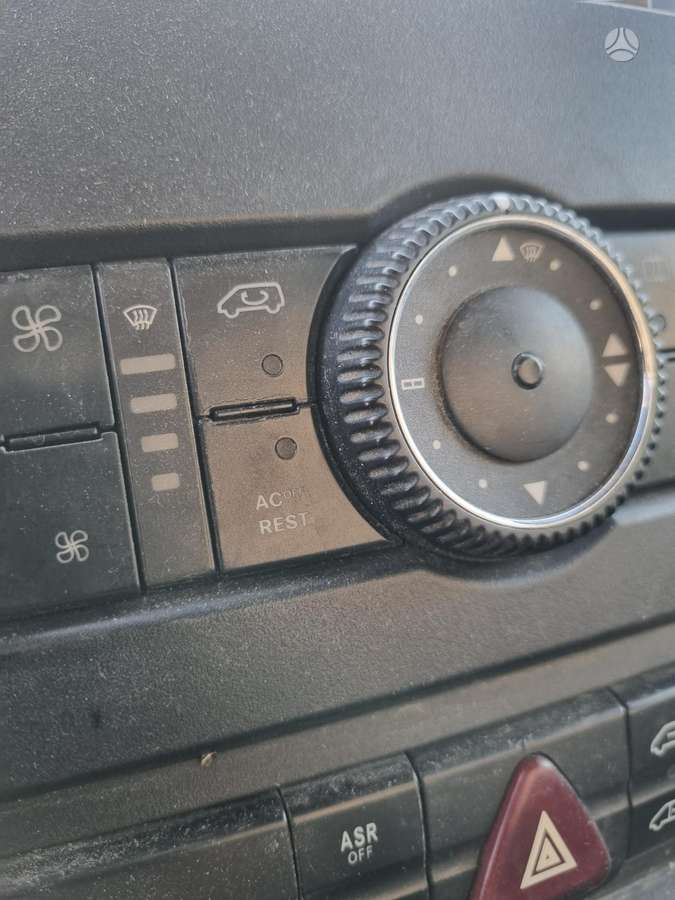 Mercedes-Benz Sprinter 2008 — салон