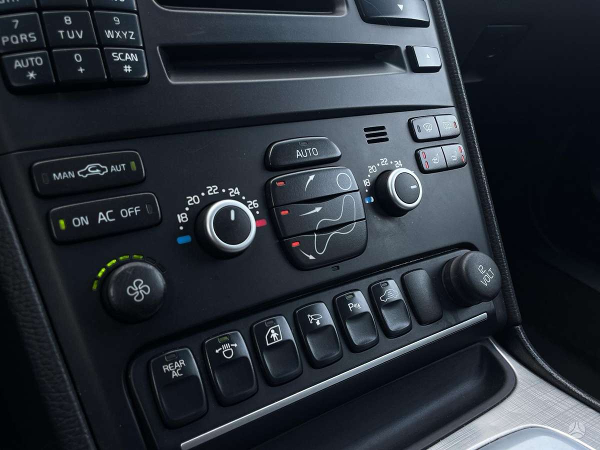 Volvo XC90 2008 — photo 16