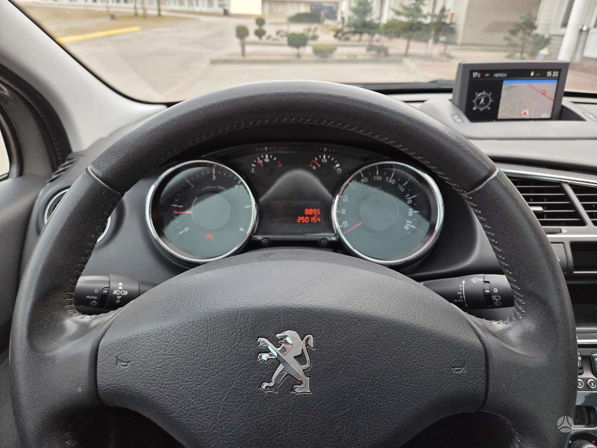 Peugeot 3008 2014 — photo 16