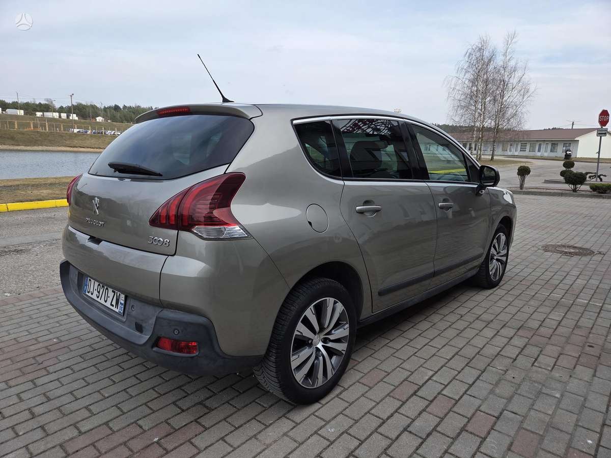 Peugeot 3008 2014 — engine 1560 cm³, 114 HP (84kW)