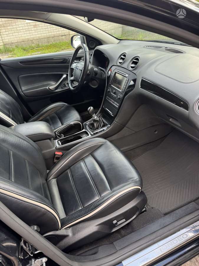 Ford Mondeo 2013 — photo 9