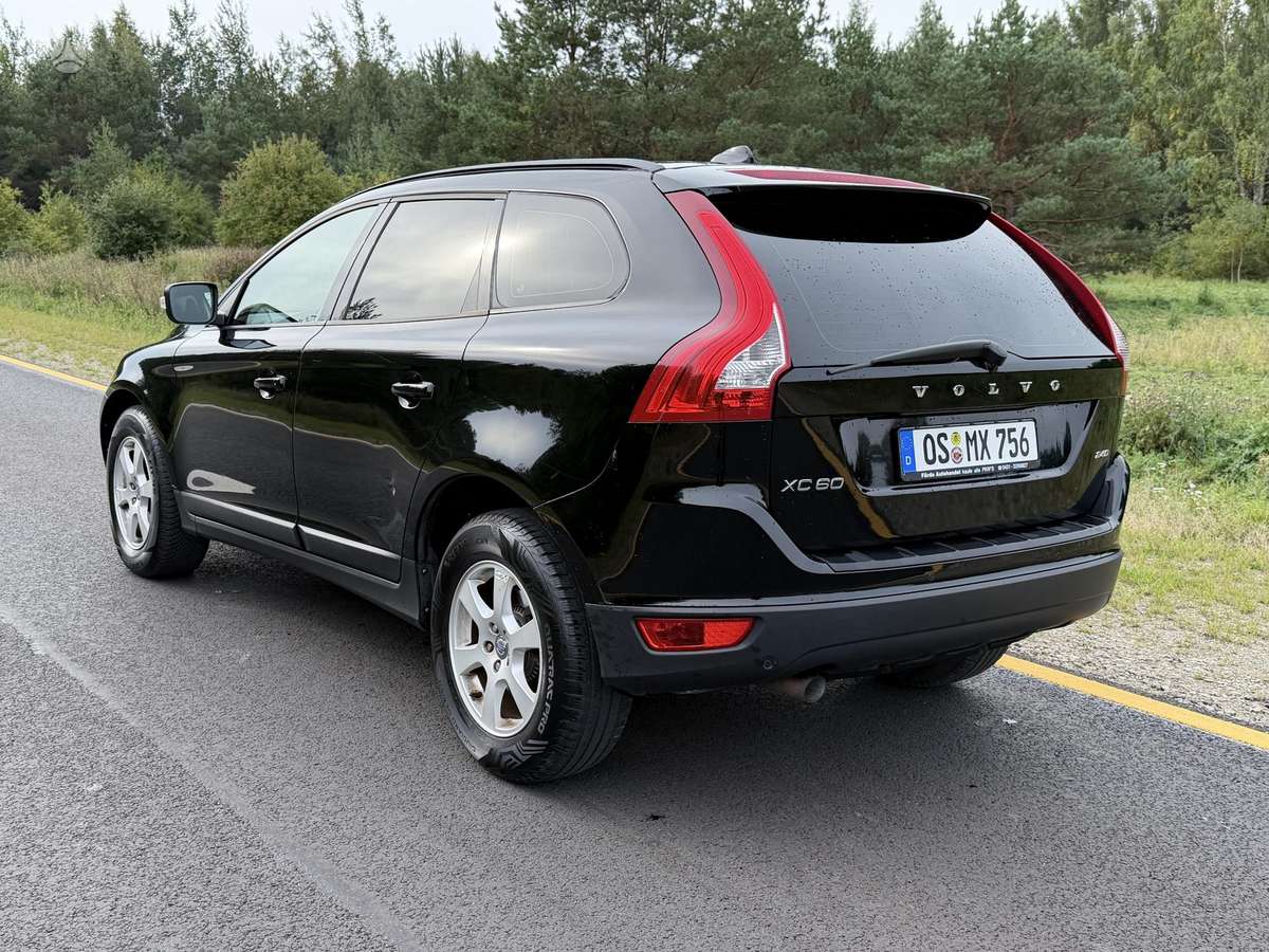 Volvo XC60 2010 — фото 9