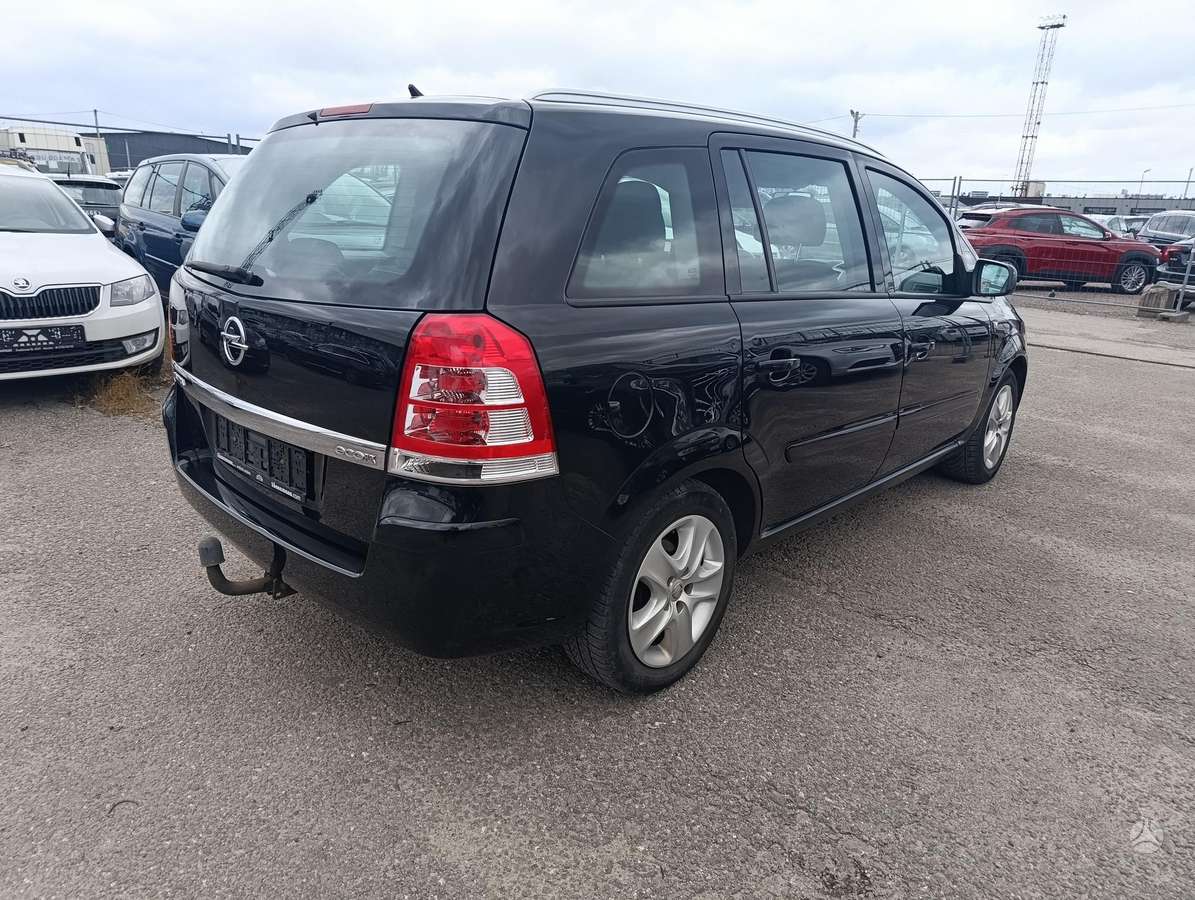 Opel Zafira 2013 — engine 1598 cm³, 116 HP (85kW)