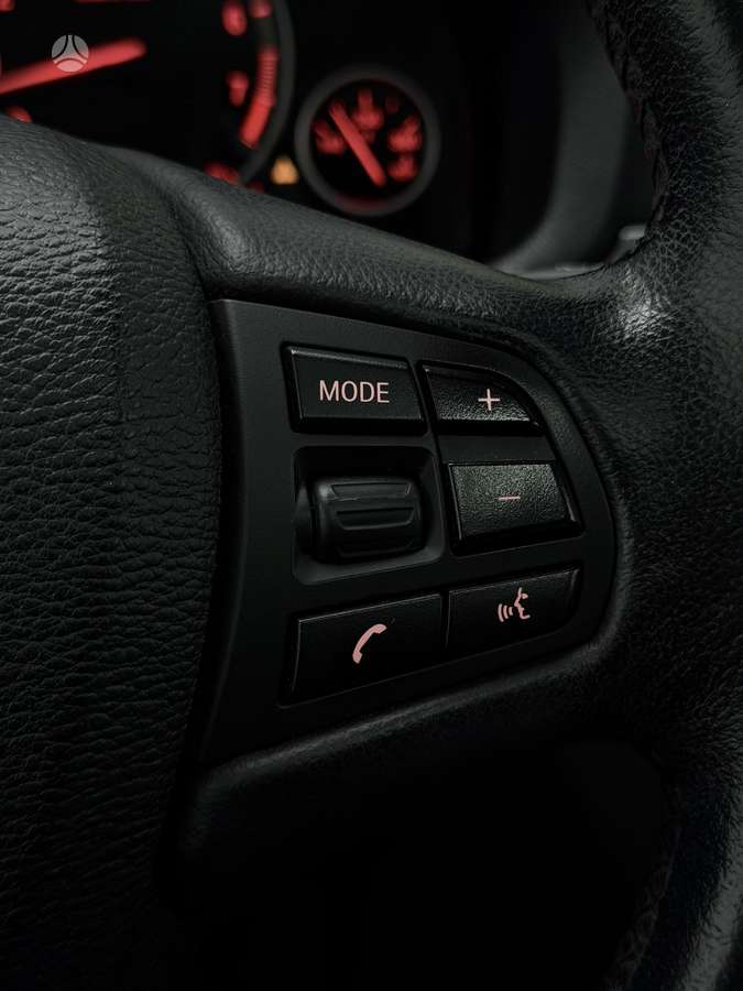 BMW X3 2013 — photo 28