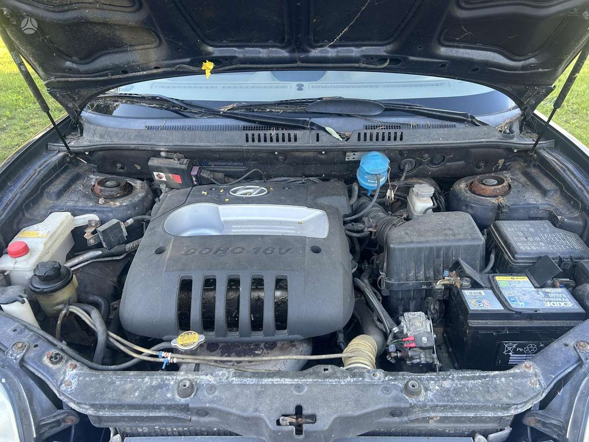 Hyundai Santa 2004 — engine 2351 cm³, 145 HP (107kW)