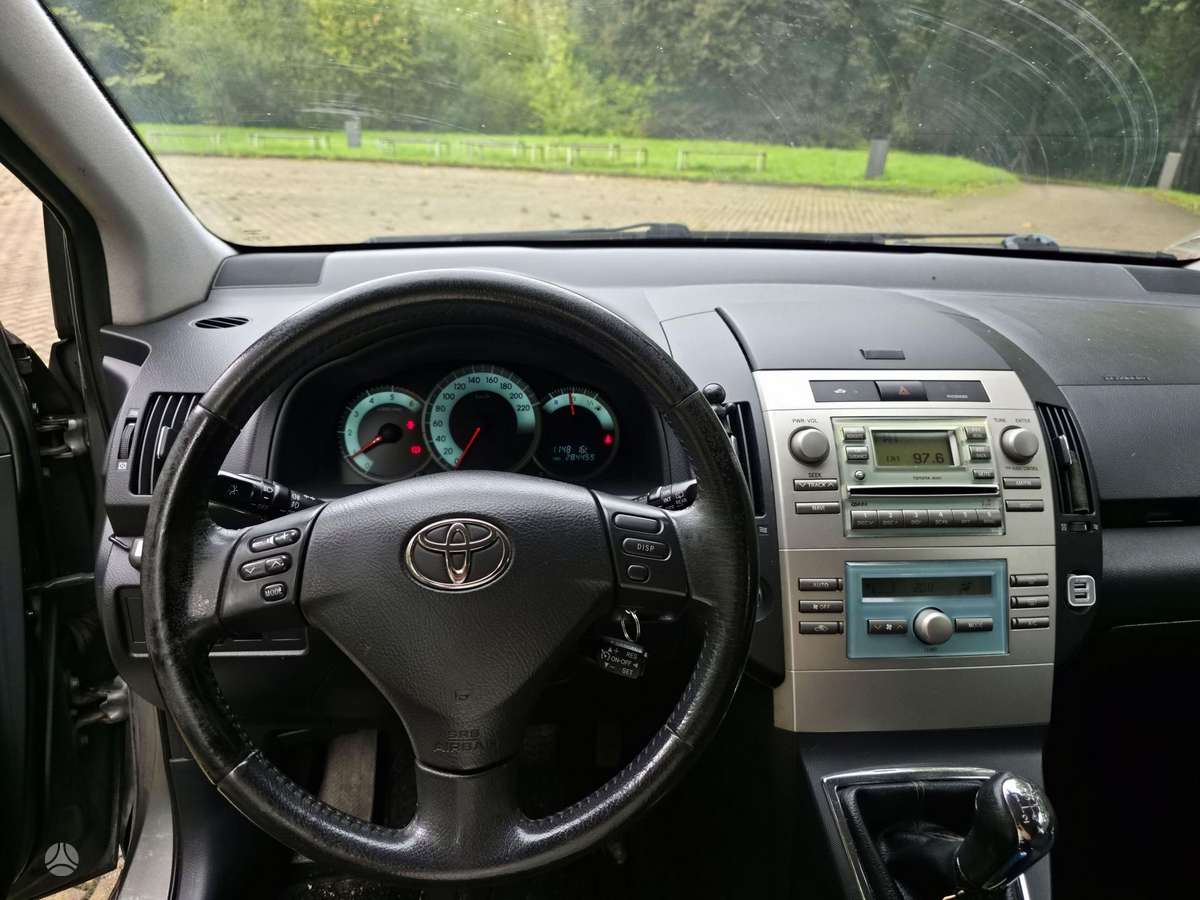 Toyota Corolla 2005 — photo 10