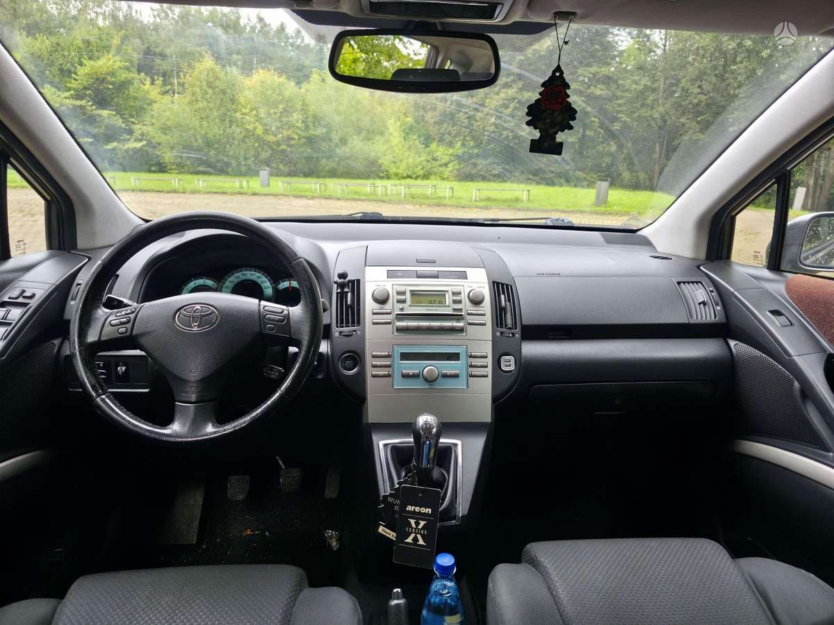 Toyota Corolla 2005 — photo 9