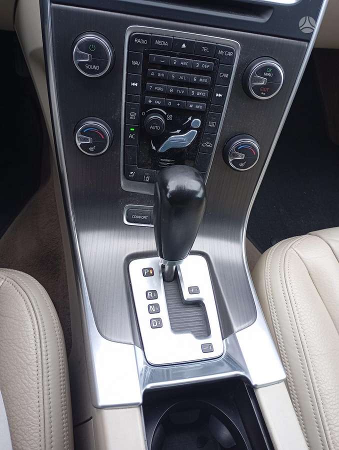 Volvo V60 2011 — photo 14