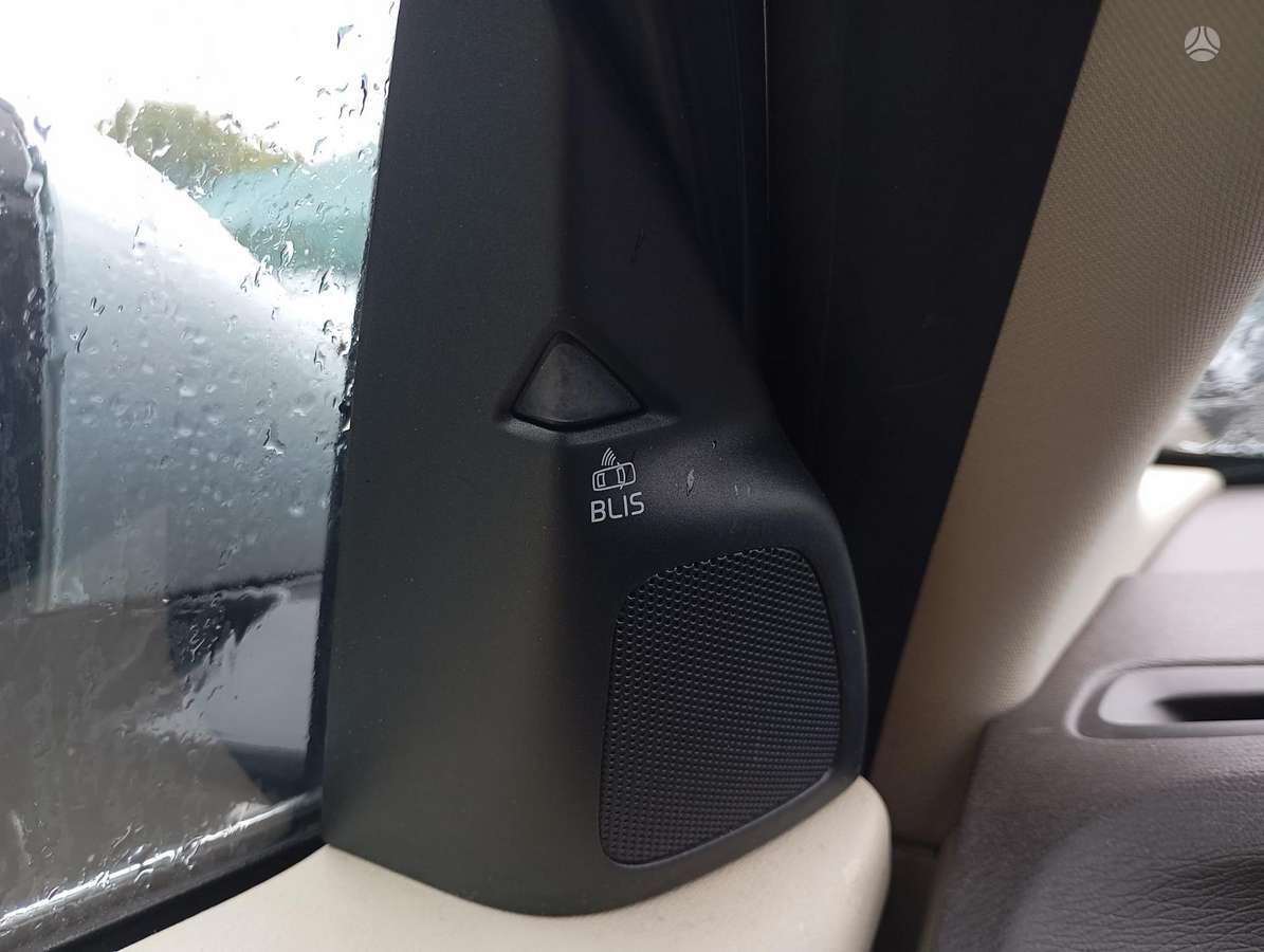 Volvo V60 2011 — photo 16