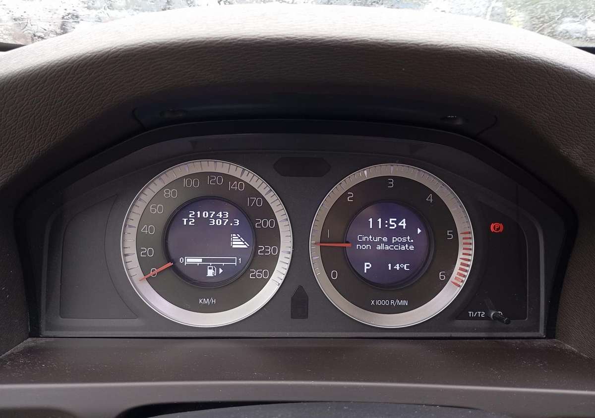 Volvo V60 2011 — photo 20