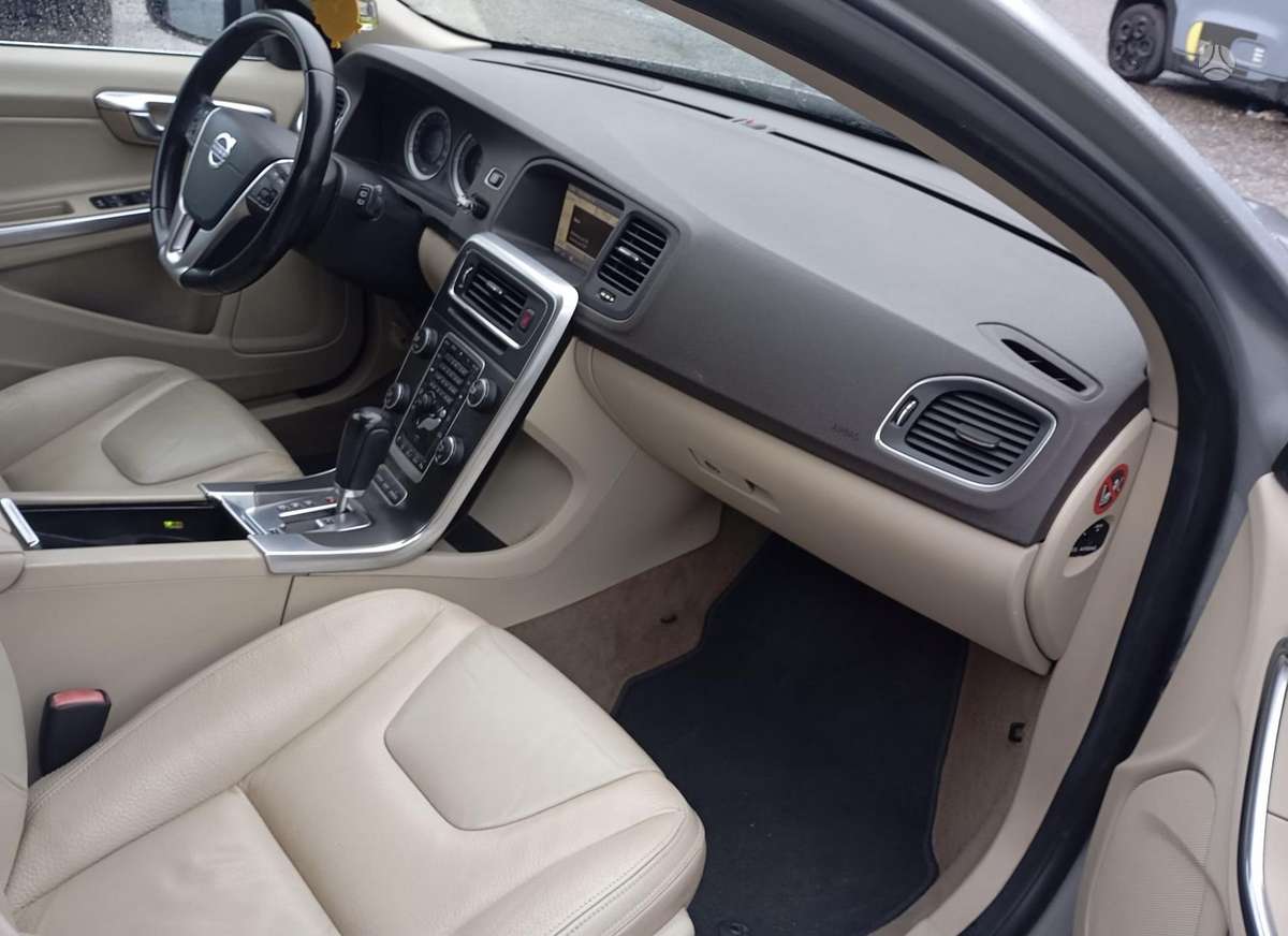 Volvo V60 2011 — photo 6