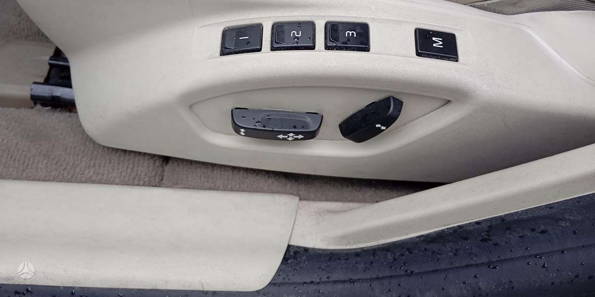 Volvo V60 2011 — photo 8
