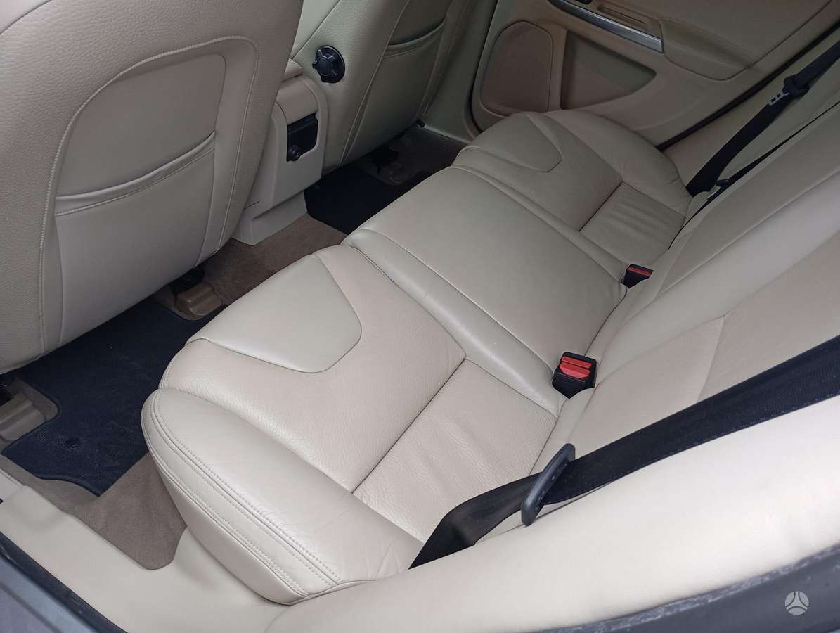 Volvo V60 2011 — photo 9