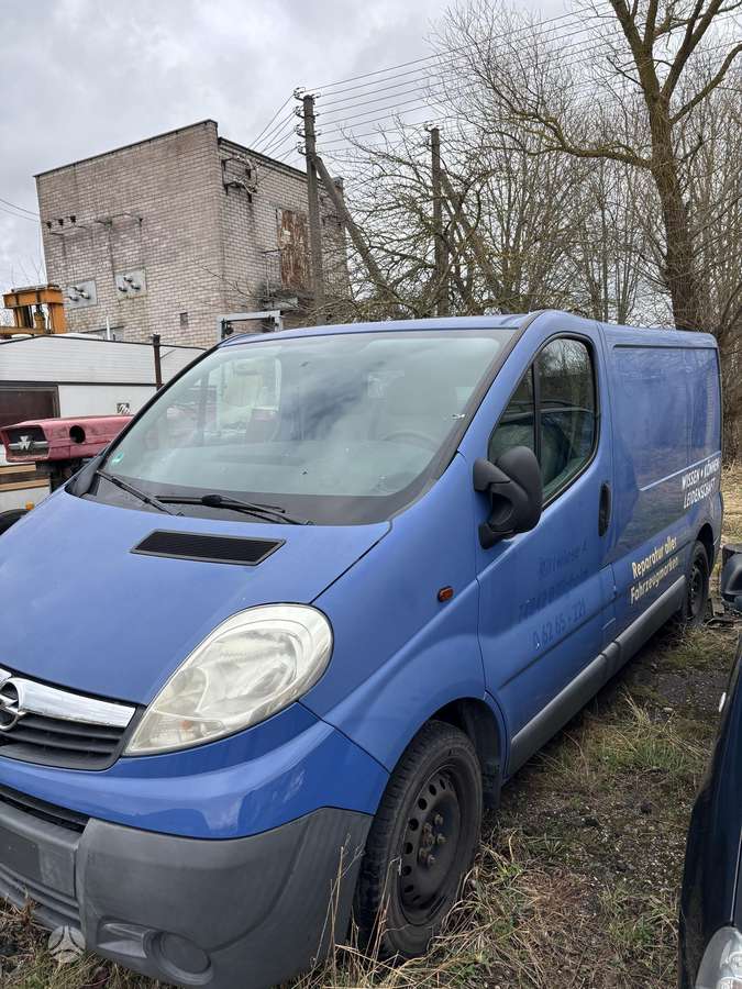 Opel Vivaro 2008 — interior