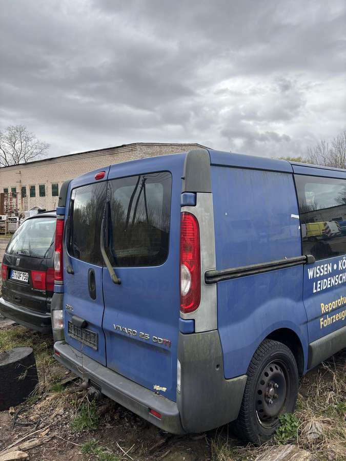Opel Vivaro 2008 — photo 7