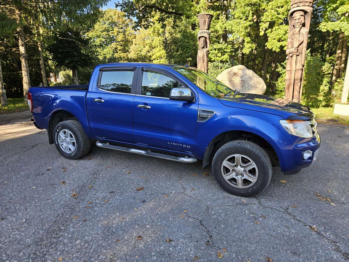 Ford Ranger 2015 — interior