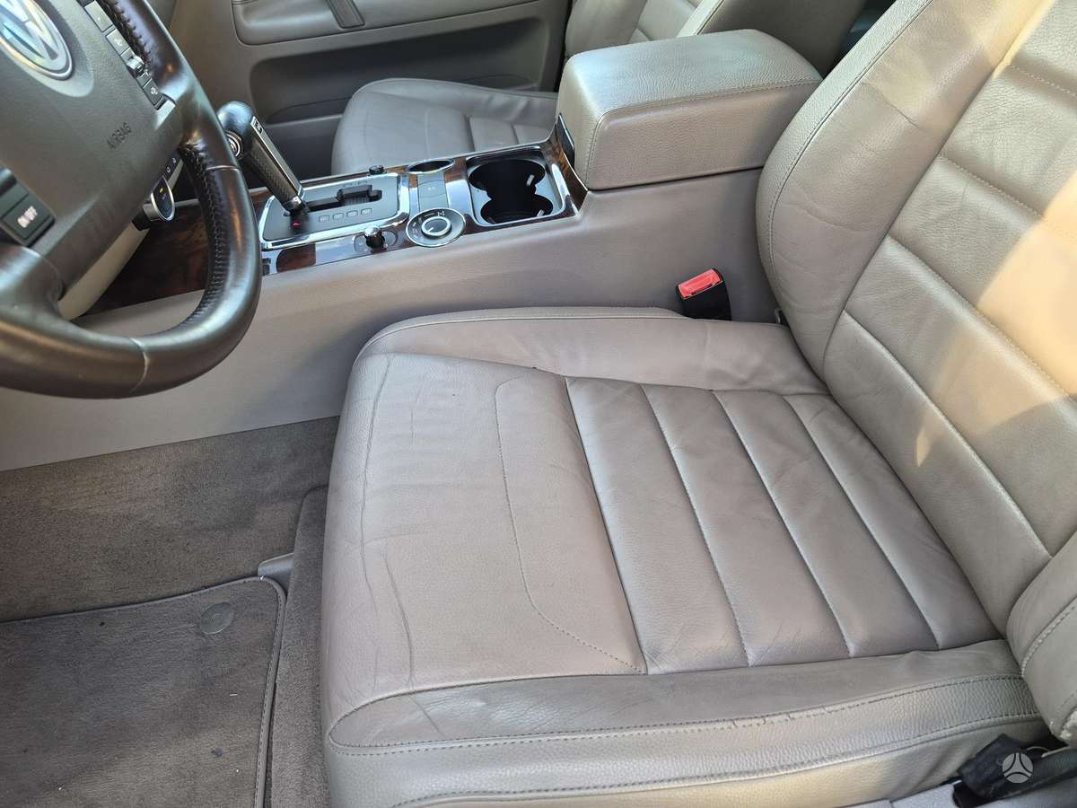 Volkswagen Touareg 2008 — photo 11