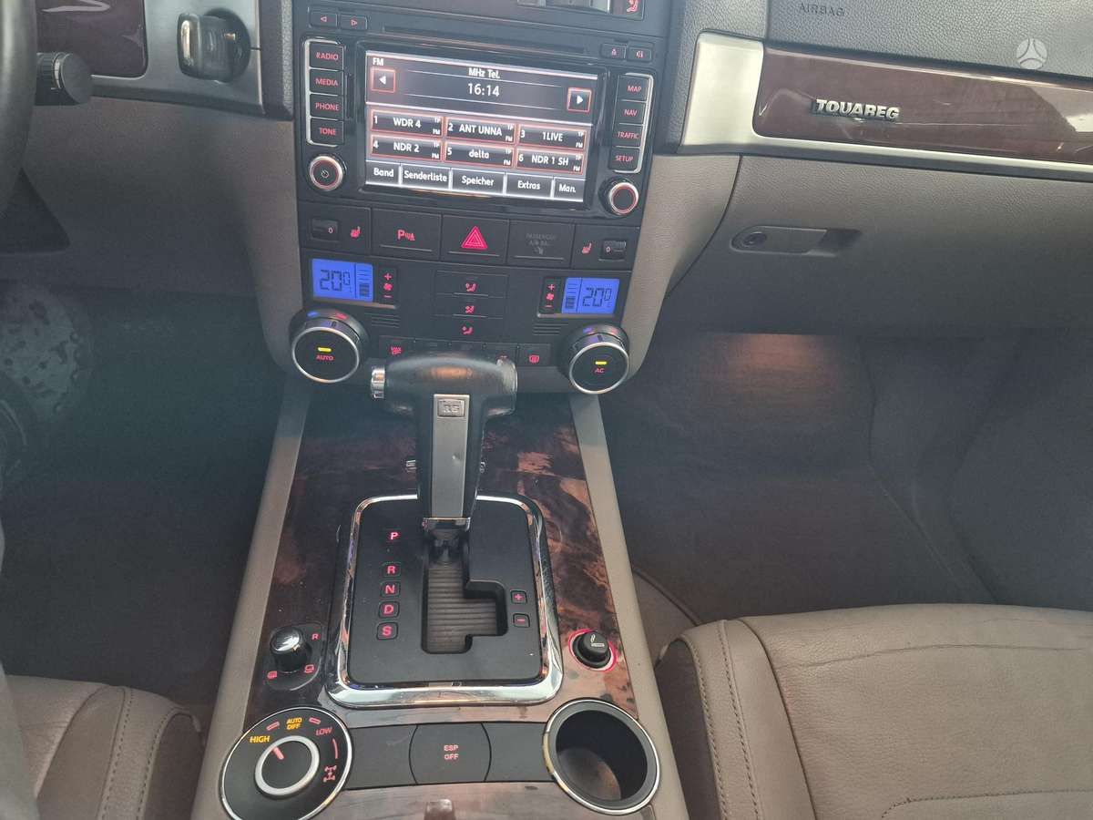 Volkswagen Touareg 2008 — photo 13