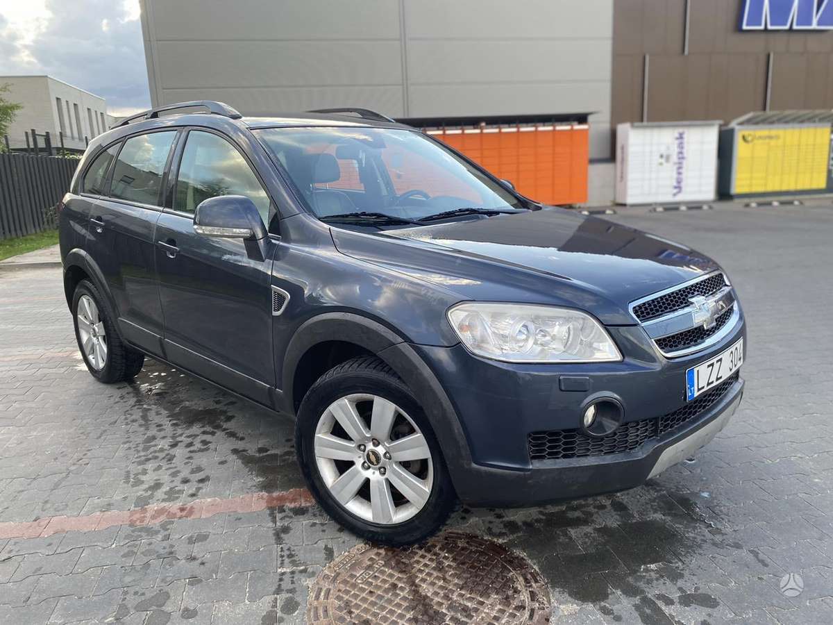 Chevrolet Captiva 2008 — rear view