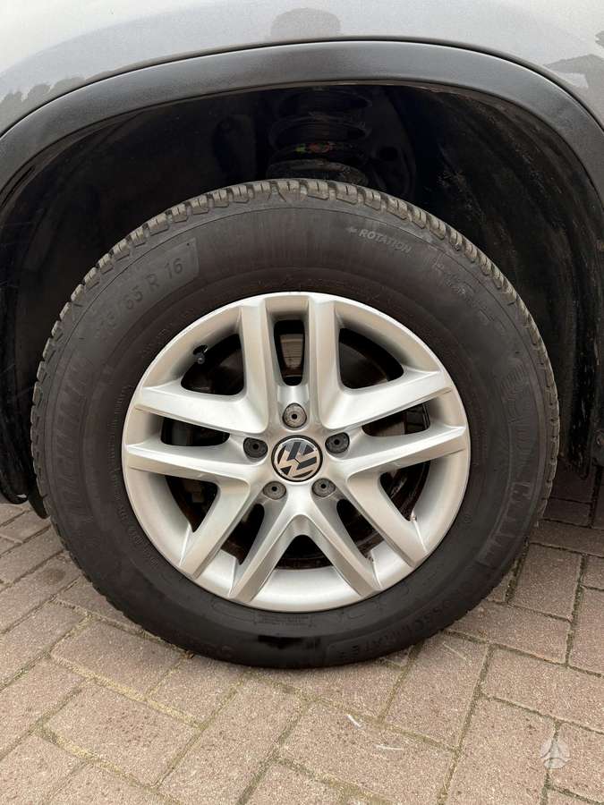 Volkswagen Tiguan 2011 — photo 10
