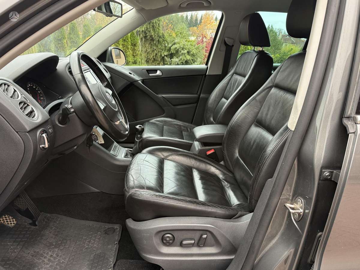 Volkswagen Tiguan 2011 — photo 16