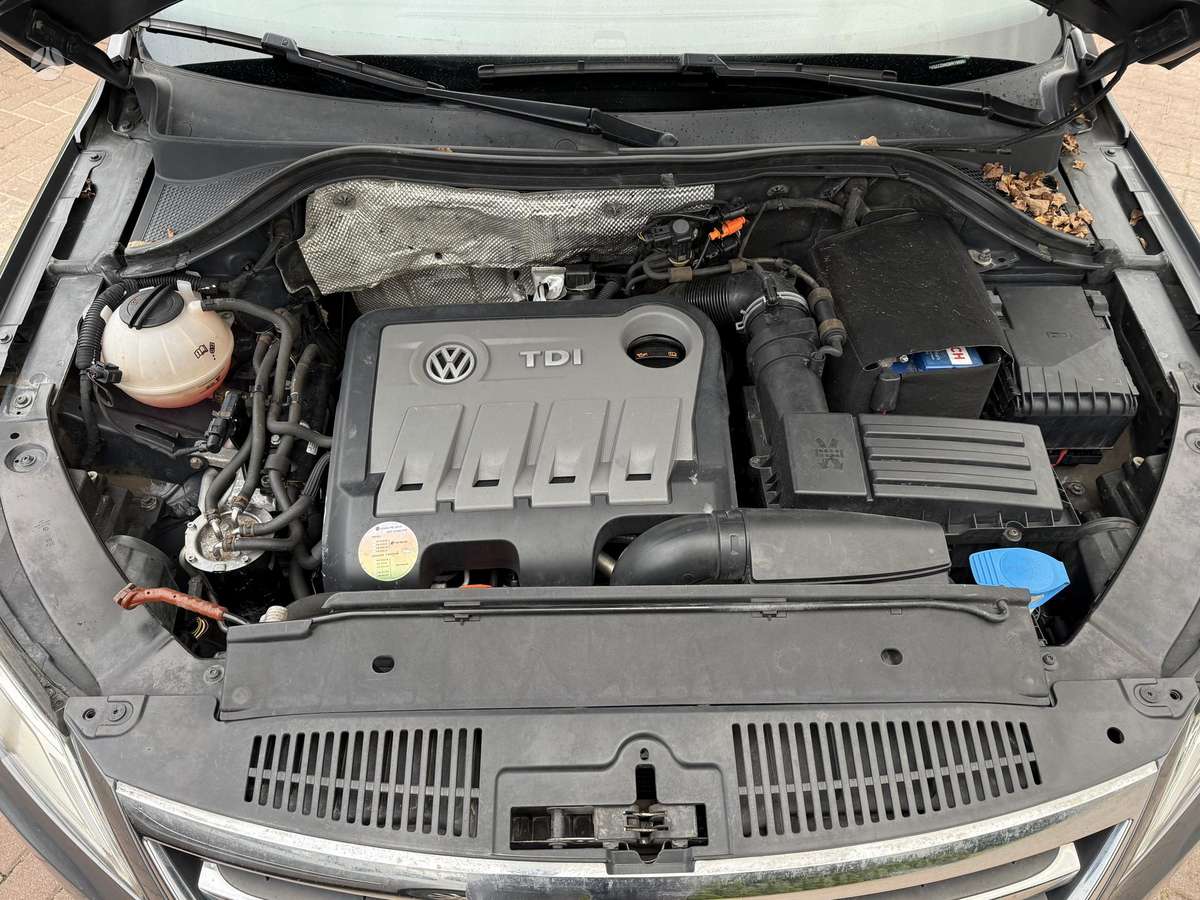 Volkswagen Tiguan 2011 — photo 24