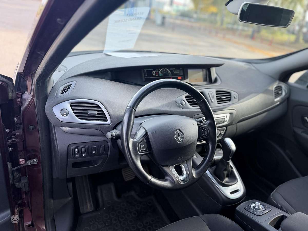 Renault Grand 2015 — photo 12