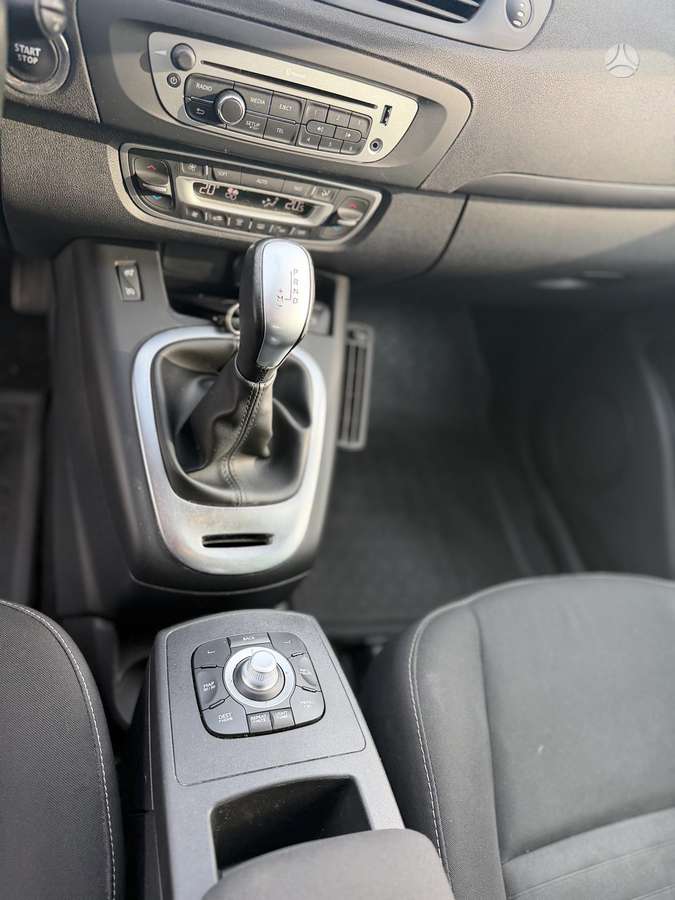 Renault Grand 2015 — photo 13