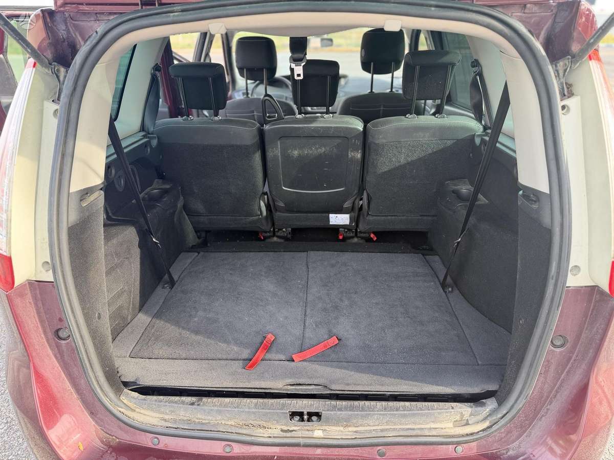 Renault Grand 2015 — photo 17