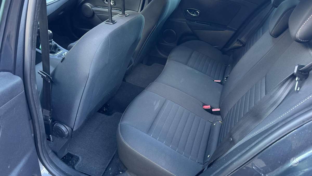 Renault Megane 2015 — photo 16