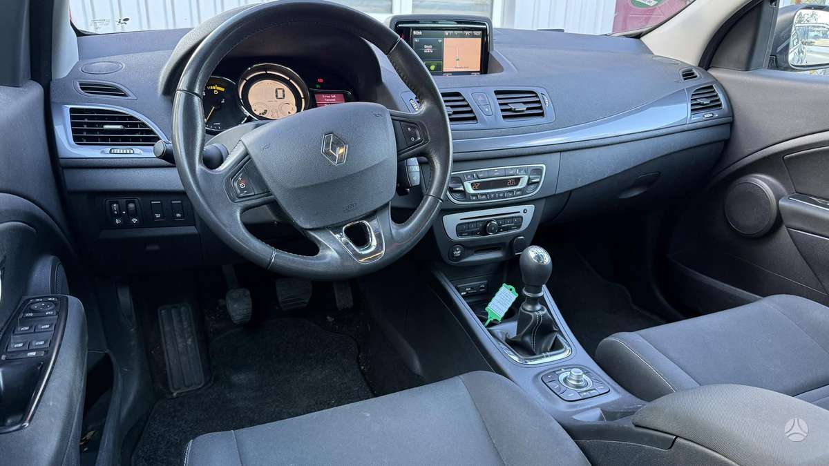 Renault Megane 2015 — photo 17