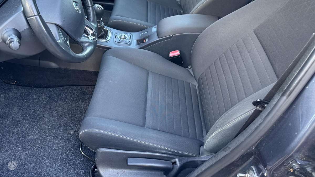 Renault Megane 2015 — photo 18