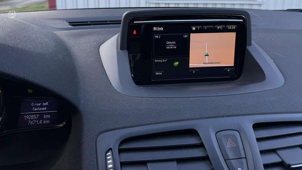 Renault Megane 2015 — photo 23