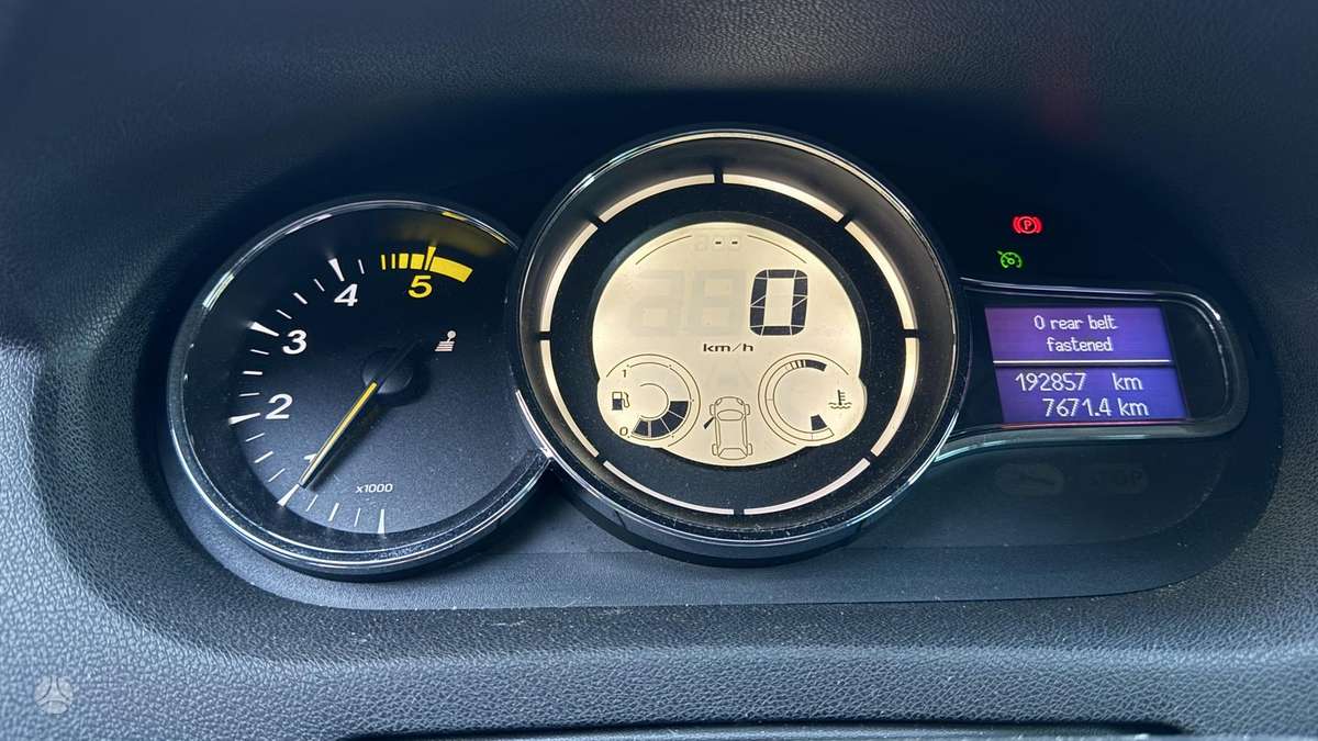 Renault Megane 2015 — photo 24