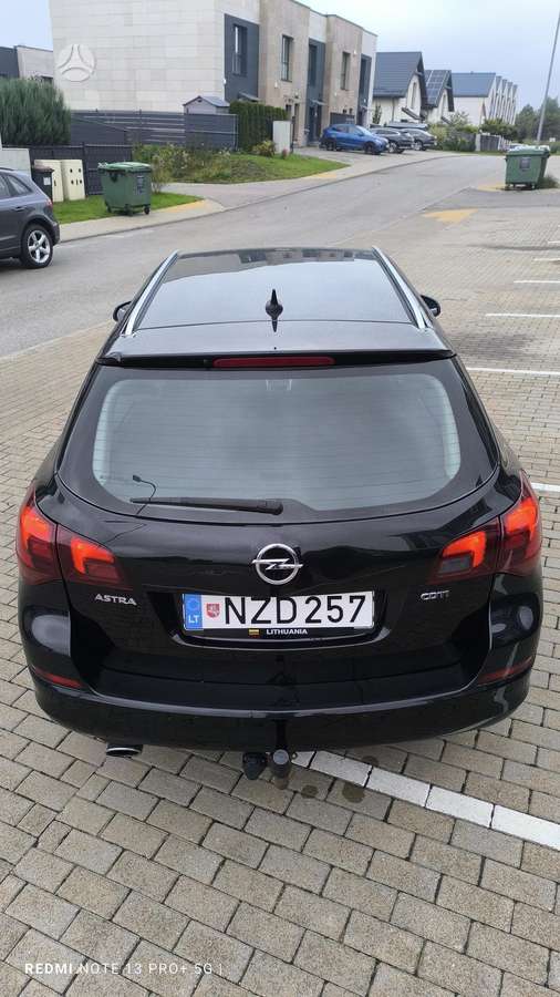 Opel Astra 2011 — photo 5