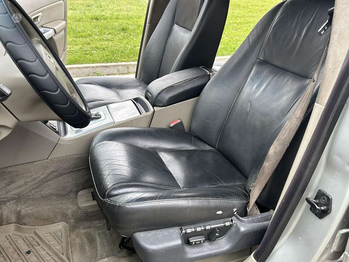 Volvo XC90 2004 — photo 10