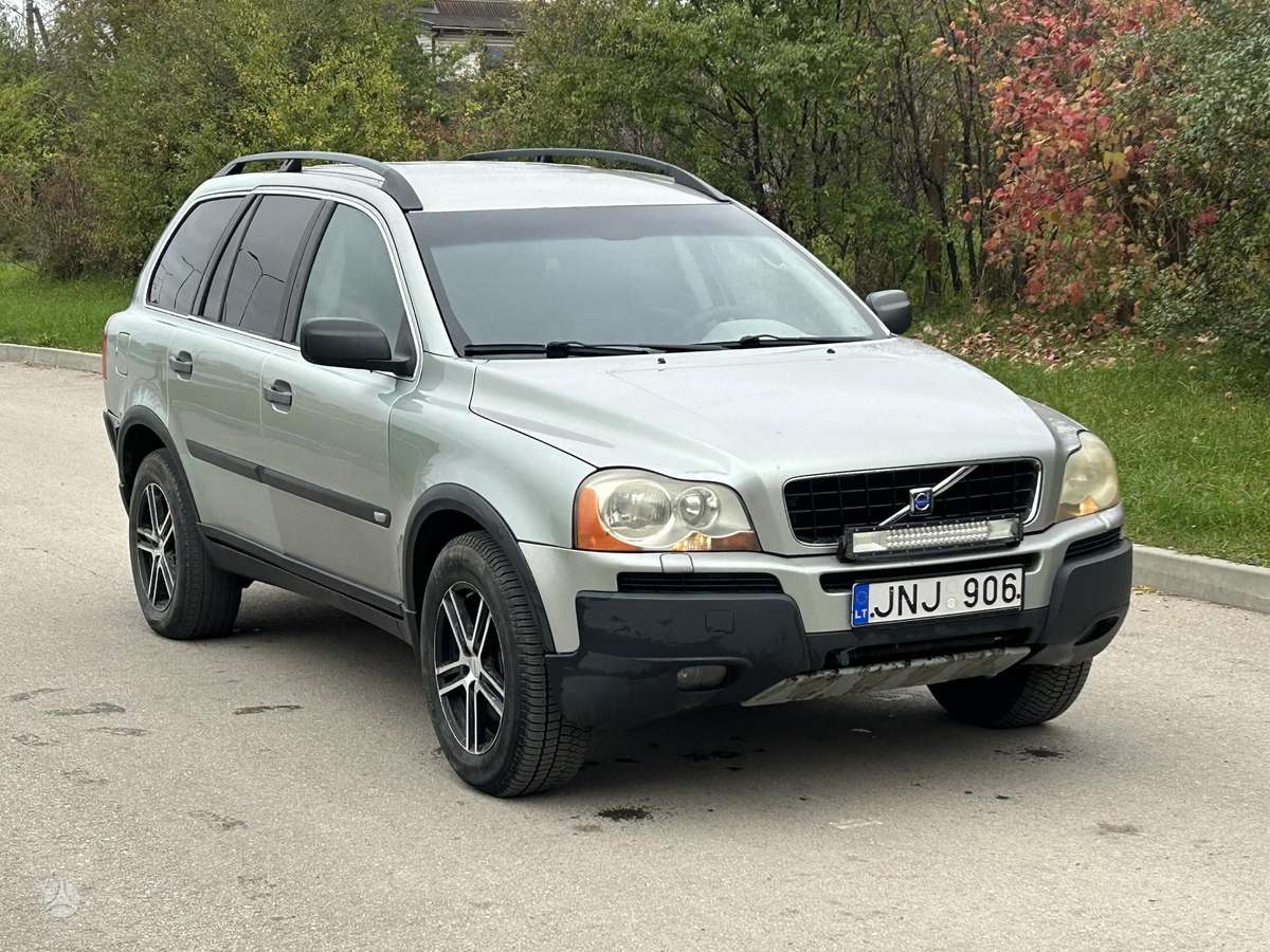Volvo XC90 2004 — rear view