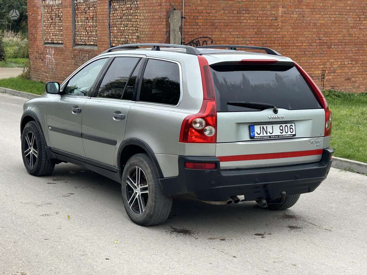 Volvo XC90 2004 — engine 2400 cm³, 163 HP (120kW)