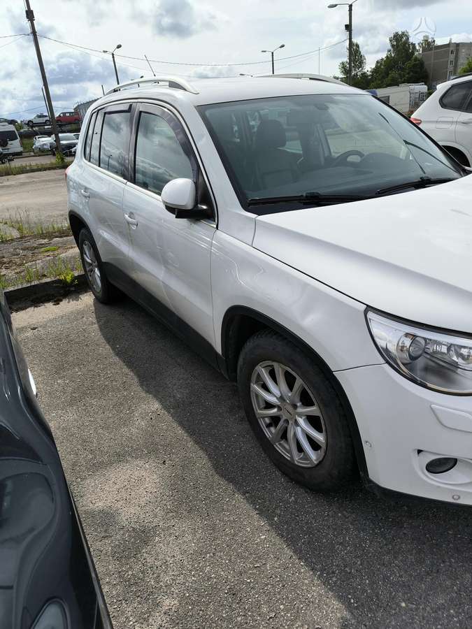 Volkswagen Tiguan 2008 — салон