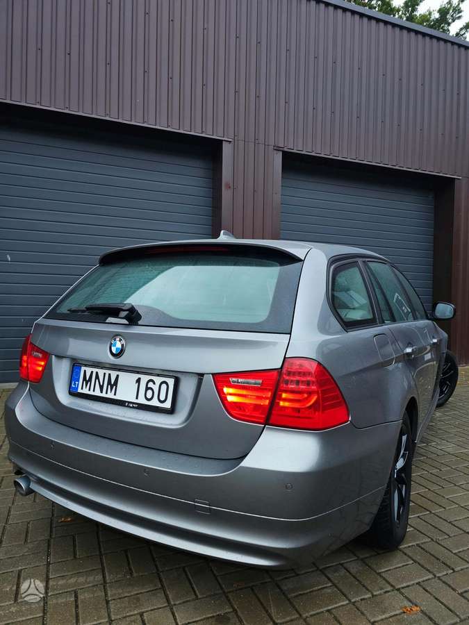 BMW 320 2011 — photo 10