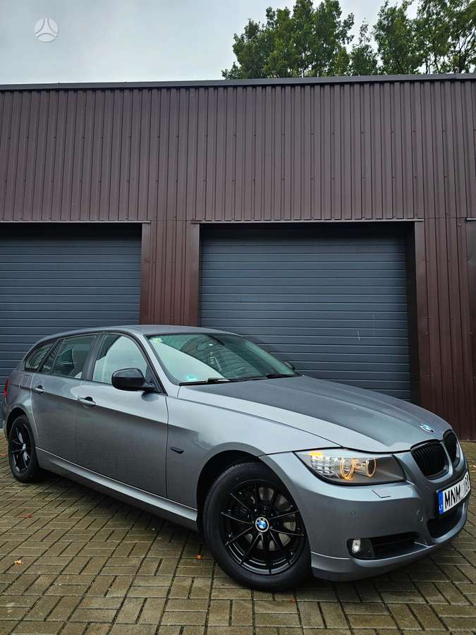 BMW 320 2011 — photo 12