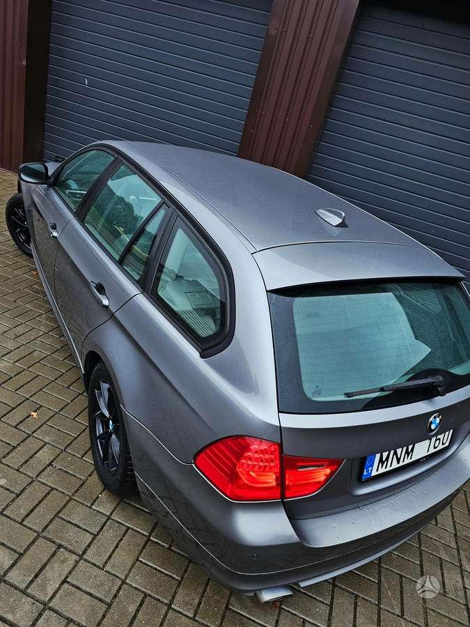 BMW 320 2011 — photo 20